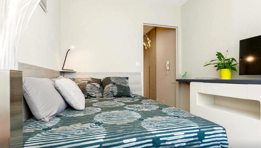 Studio Vue Palais Des Papes أفينيون الغرفة الصورة